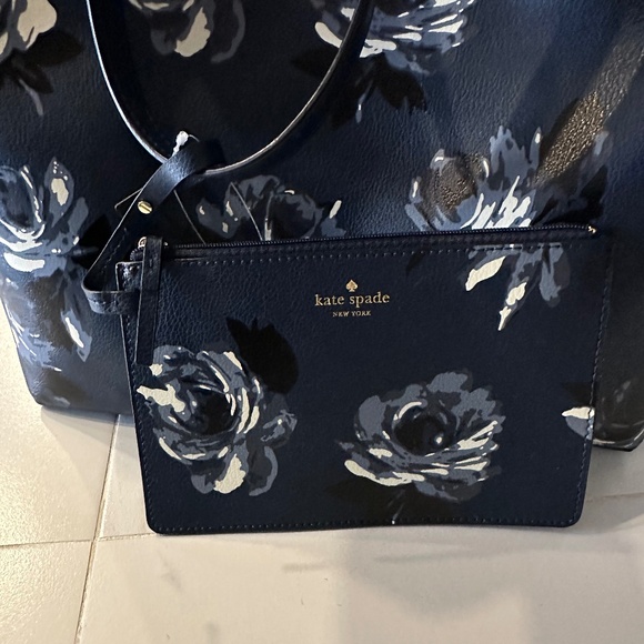 Kate Spade reversible tote - new - Picture 6 of 15